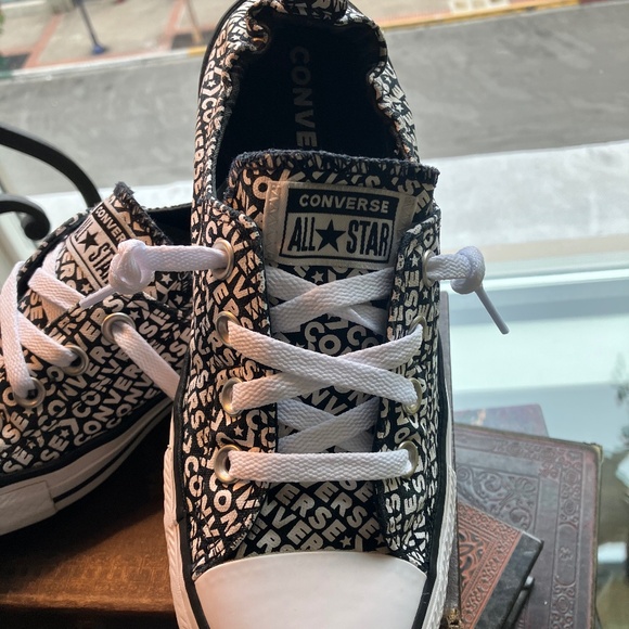 Converse Shoreline Black and White Script - Size 9 - Picture 4 of 8